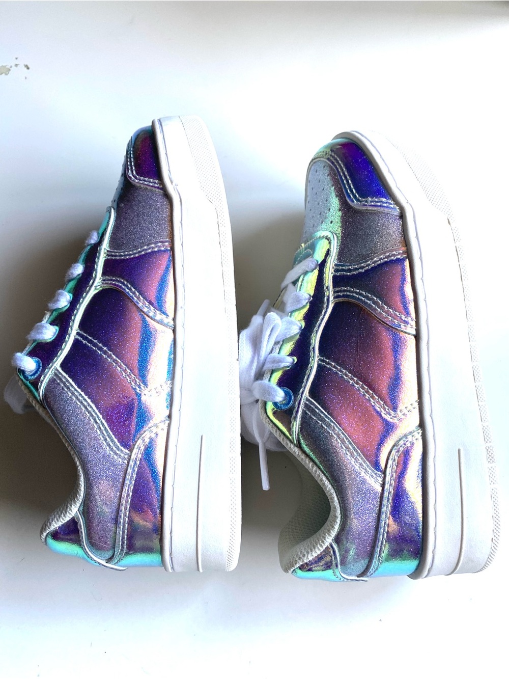 Class Girls Whitney Court Sneakers in a vibrant, iridescent holographic finish. - Picture 3 of 8